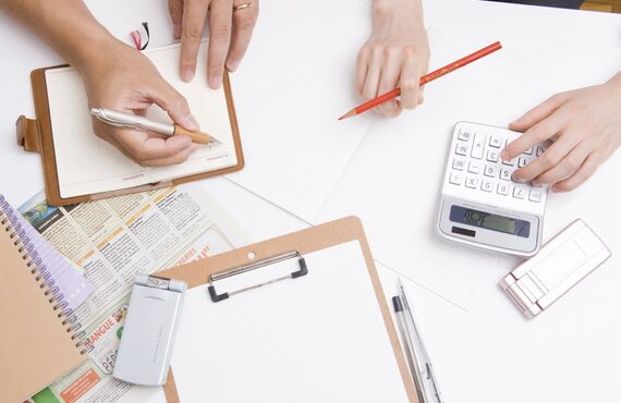 型枠大工や鳶工への転職をお考えの方は気軽にお問い合わせください